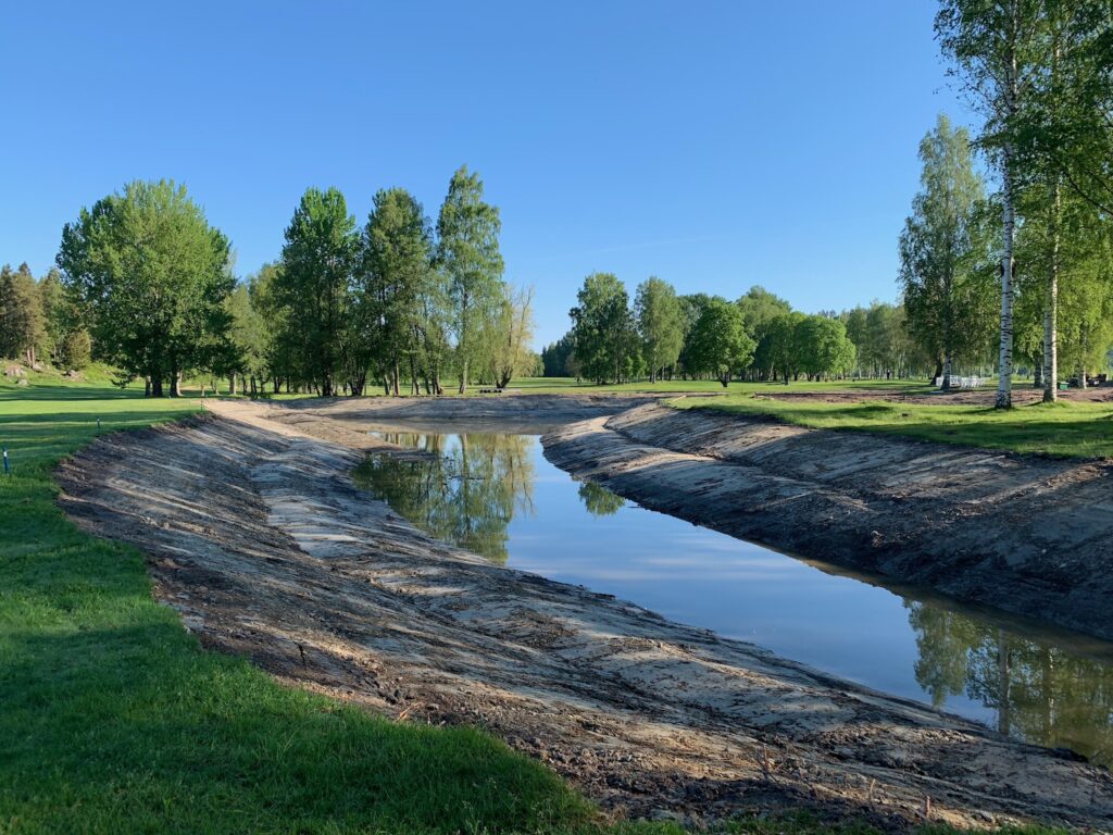 Sundsvalls Golfklubb bild- Sundsvalls golfklubb dammen fylls